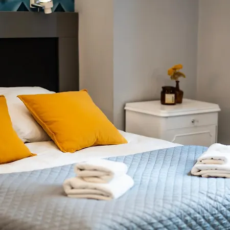 Perfect Place To In Center Apartment *