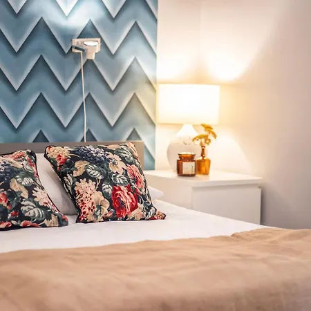 Perfect Place To In Center *