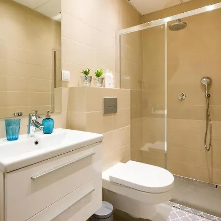 Perfect Place To In Center Daire