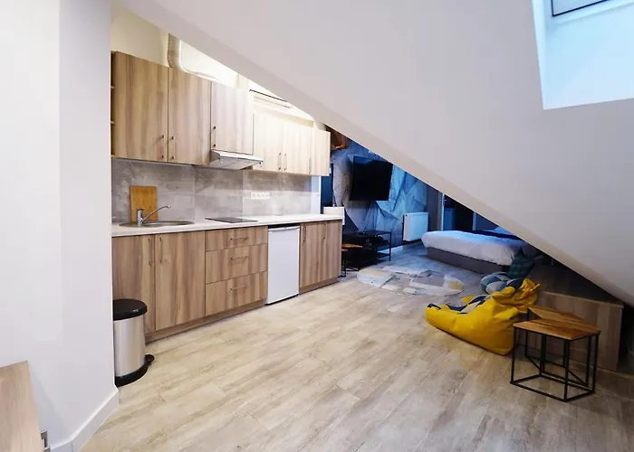 Perfect Place To In Center Apartment *